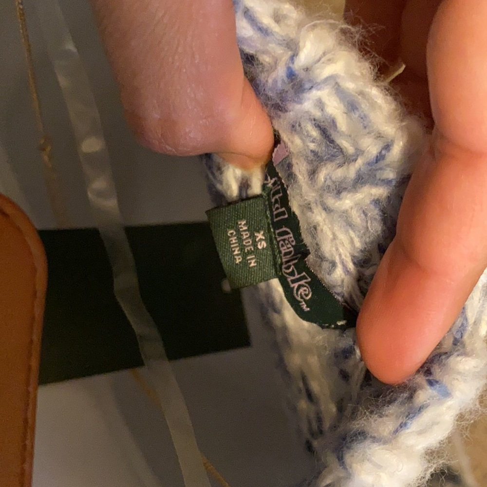 Sweater - Picture 4 of 4